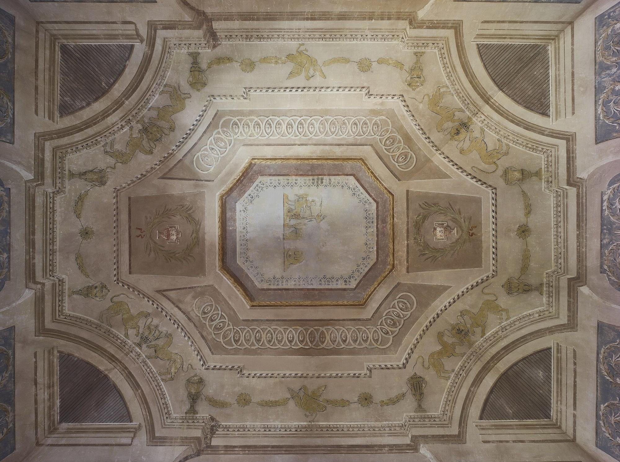 圣朱利亚诺-泰尔梅 巴尼 － 迪比萨宫及水疗中心酒店 外观 照片 The ceiling of the chapel