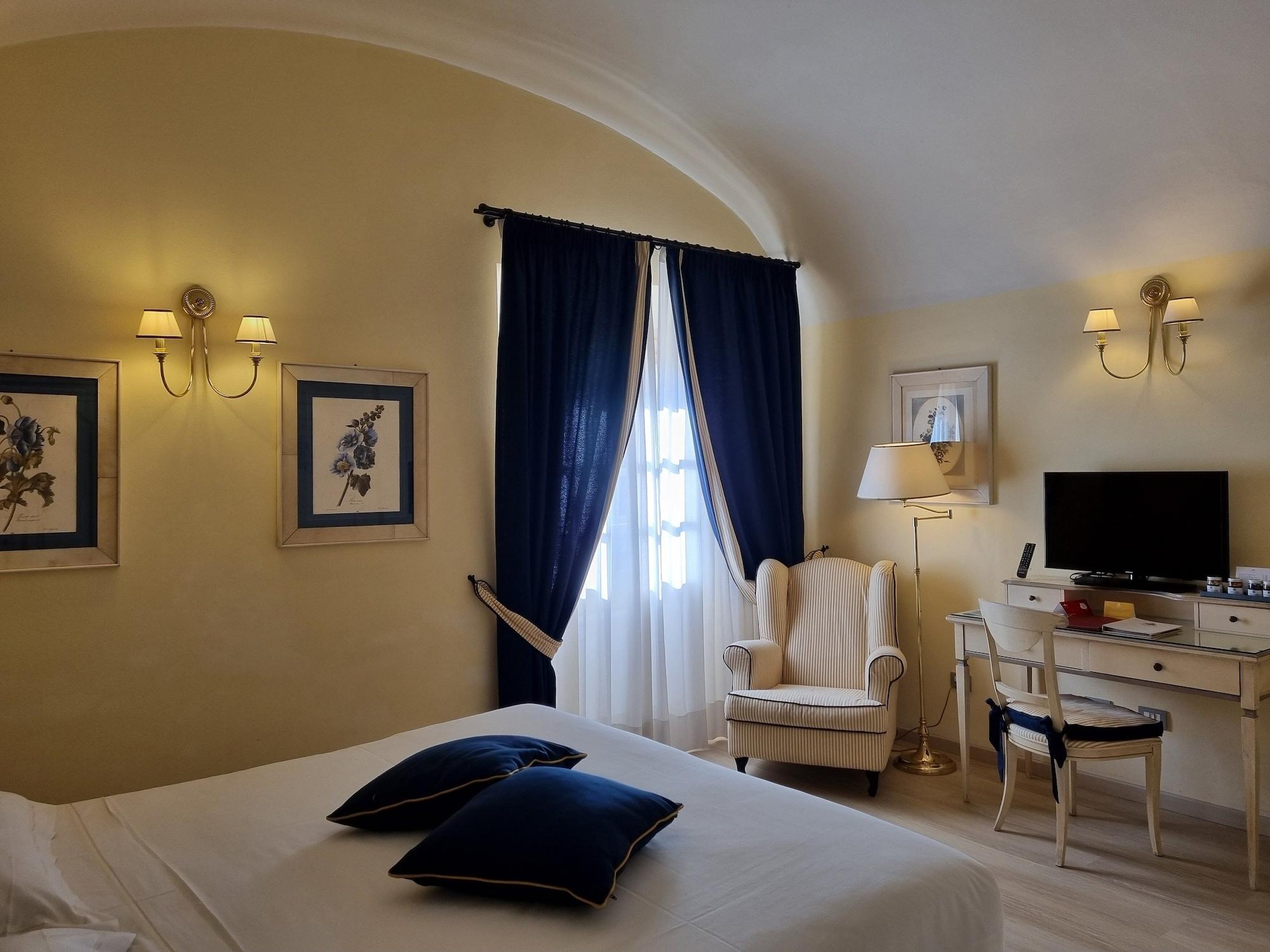 圣朱利亚诺-泰尔梅 巴尼 － 迪比萨宫及水疗中心酒店 外观 照片 A room at the hotel