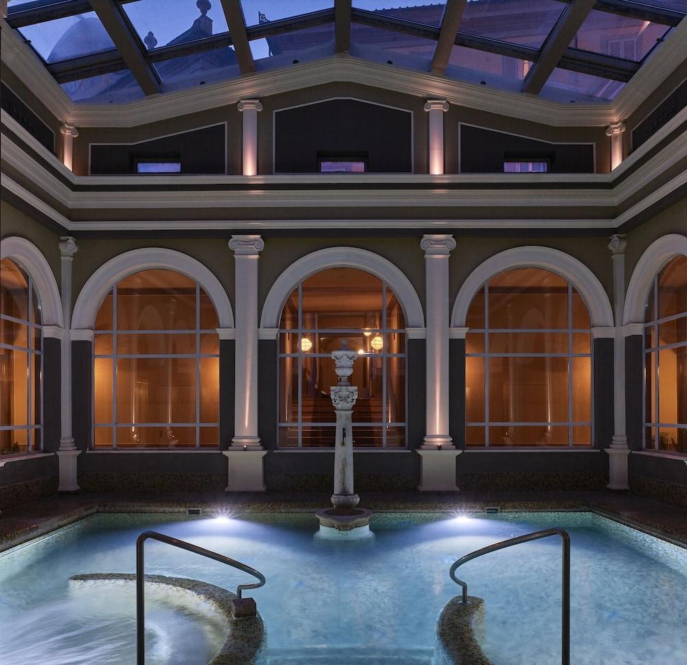 圣朱利亚诺-泰尔梅 巴尼 － 迪比萨宫及水疗中心酒店 外观 照片 The Roman Baths in Bath, England