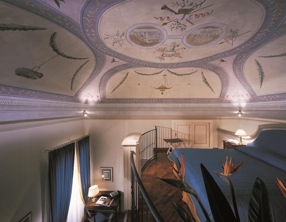 圣朱利亚诺-泰尔梅 巴尼 － 迪比萨宫及水疗中心酒店 外观 照片 The ceiling of the ballroom