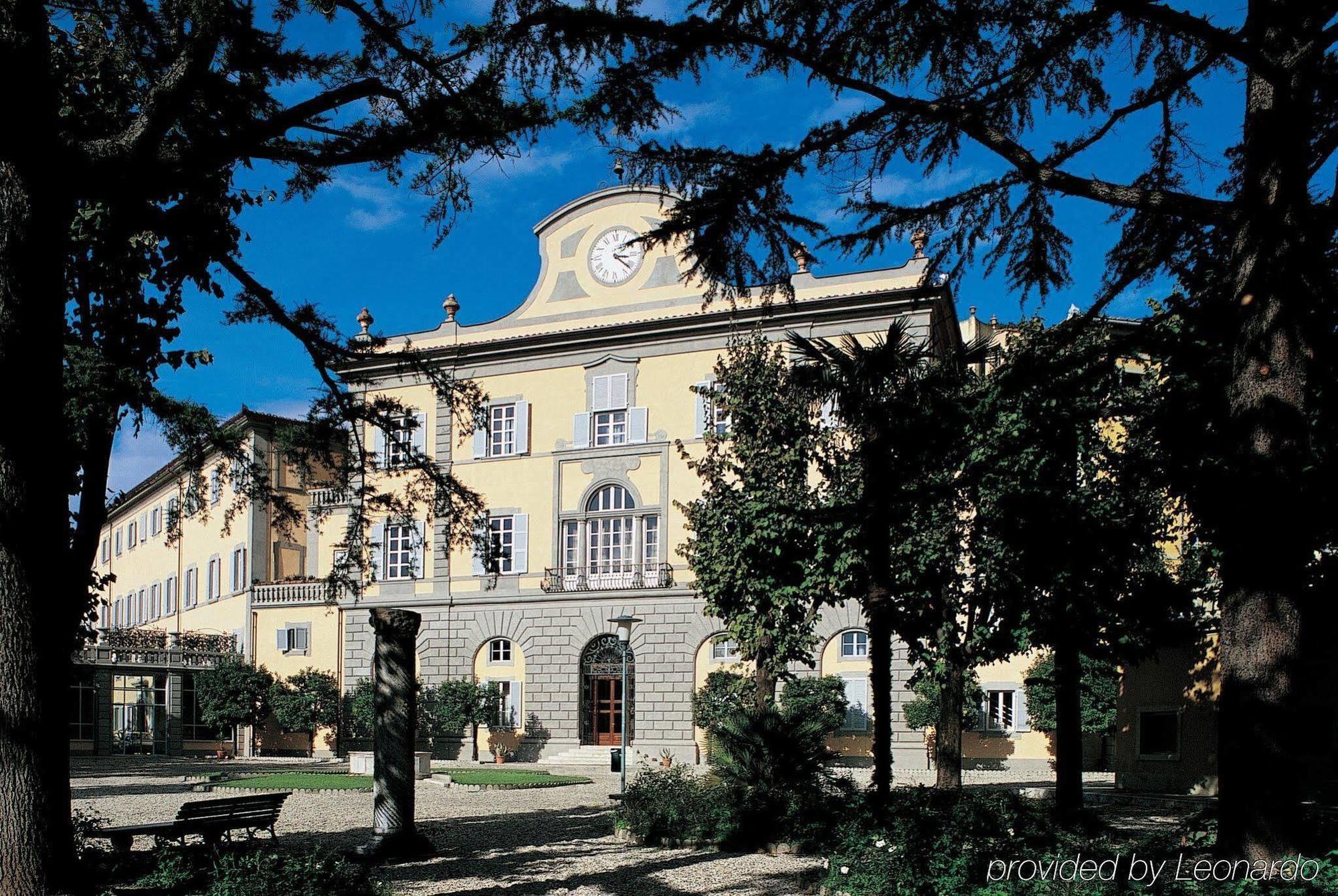 圣朱利亚诺-泰尔梅 巴尼 － 迪比萨宫及水疗中心酒店 外观 照片 The town hall in Montferrand