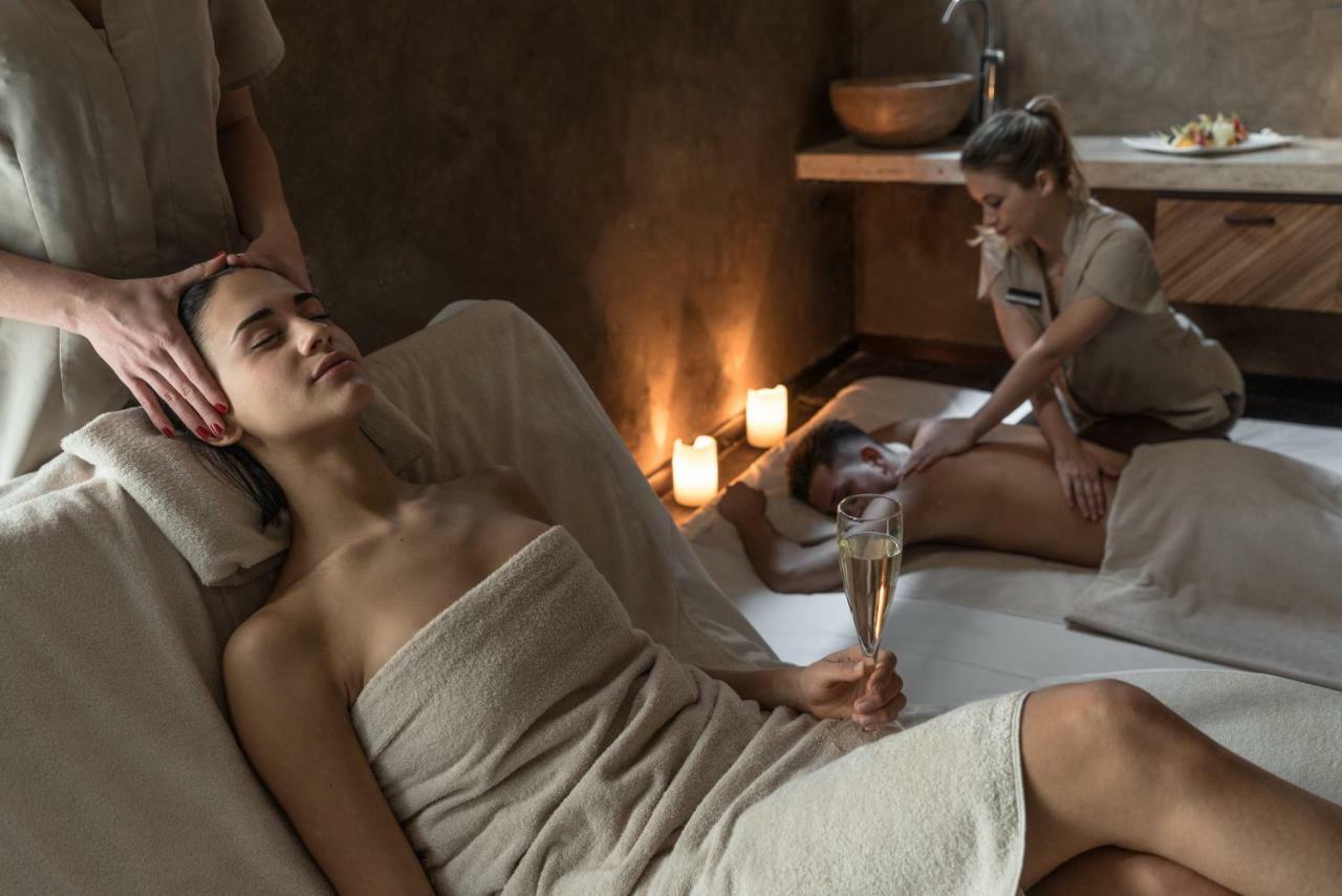 圣朱利亚诺-泰尔梅 巴尼 － 迪比萨宫及水疗中心酒店 外观 照片 A spa treatment